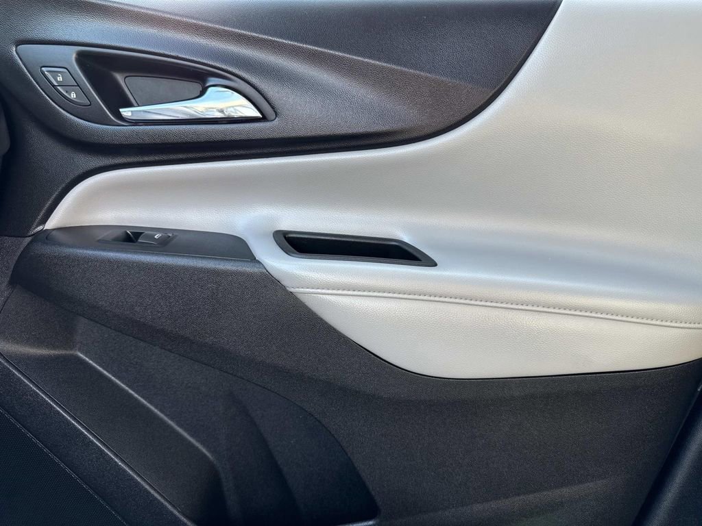 Used 2018 Chevrolet Equinox Premier image 26