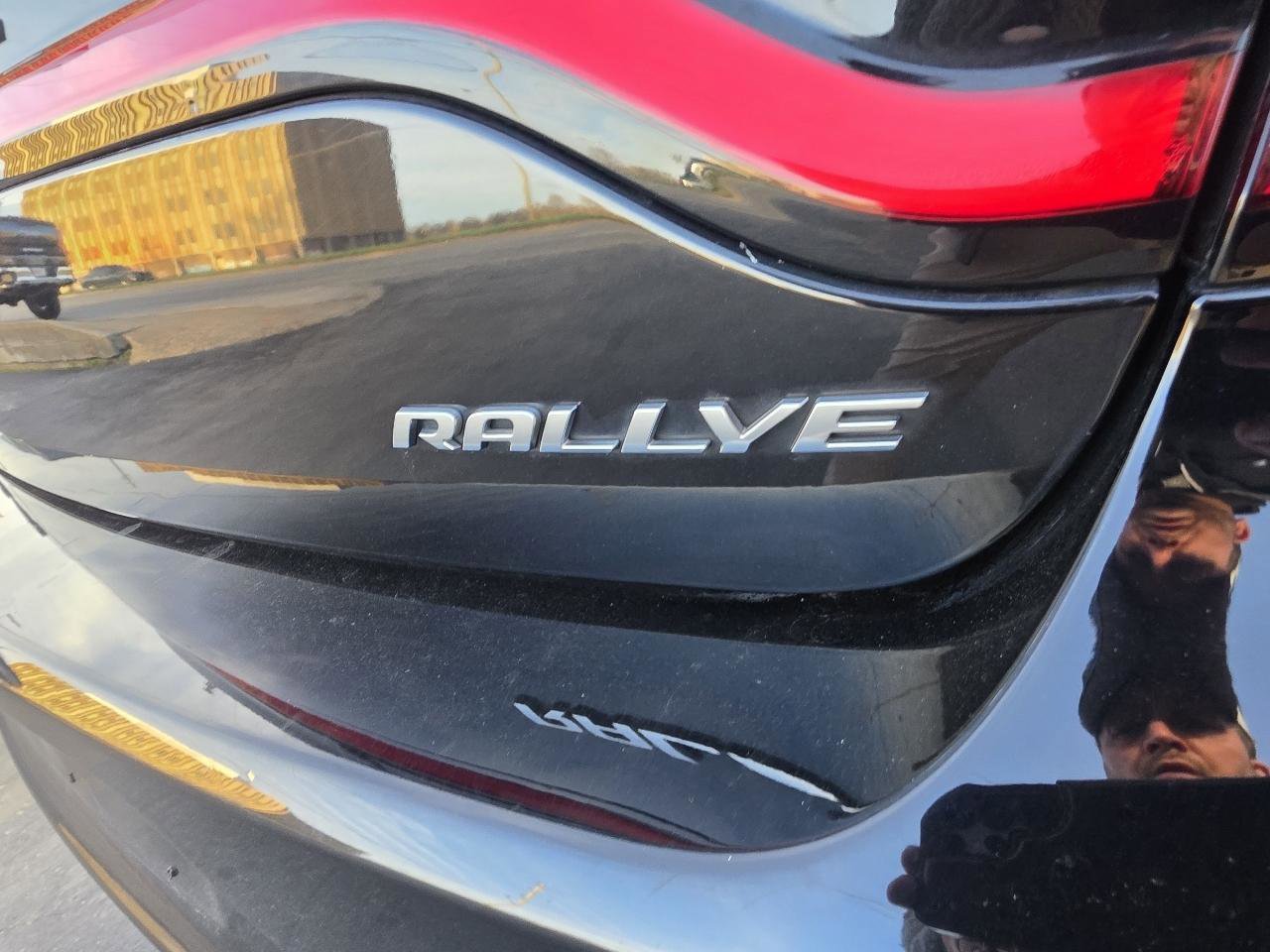 Used 2015 Dodge Charger SXT w/ Rallye Group image 8