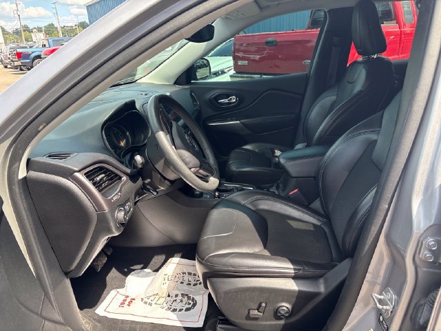 Used 2021 Jeep Cherokee Latitude Plus w/ Sun & Sound Group AWD/4WD image 8