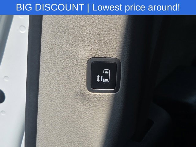 Used 2022 Chrysler Pacifica Touring-L FWD image 26