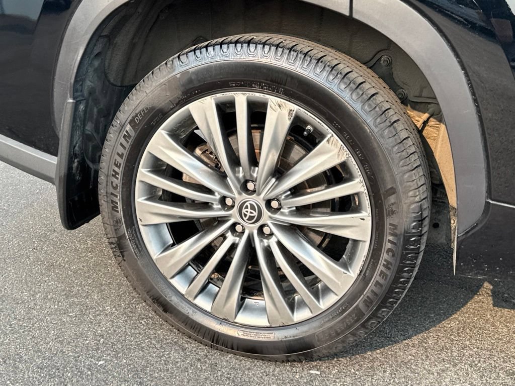 Used 2021 Toyota Highlander Platinum AWD/4WD image 9