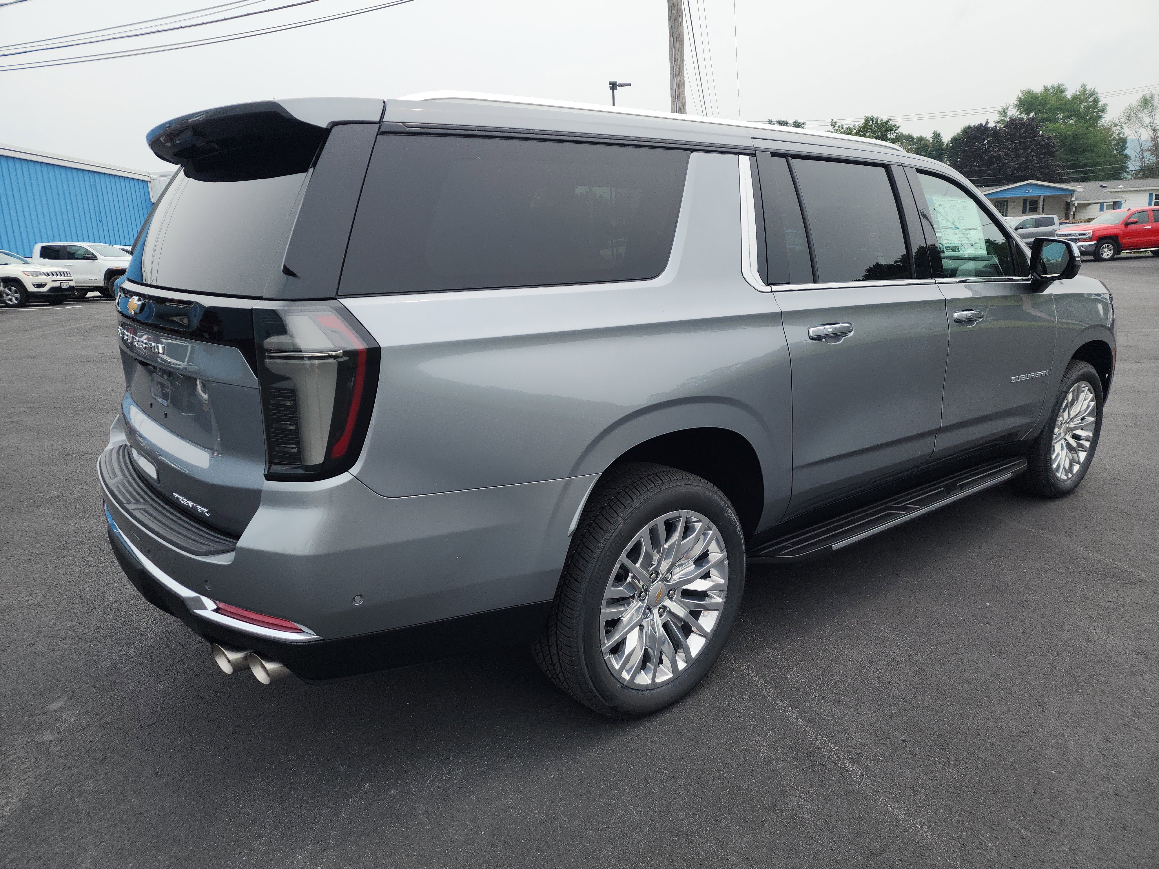 New 2025 Chevrolet Suburban Premier image 8