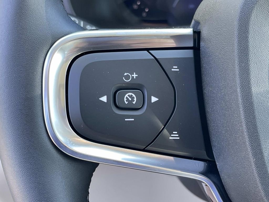 New 2026 Volvo XC40 B5 Plus w/ Protection Package Premier image 31