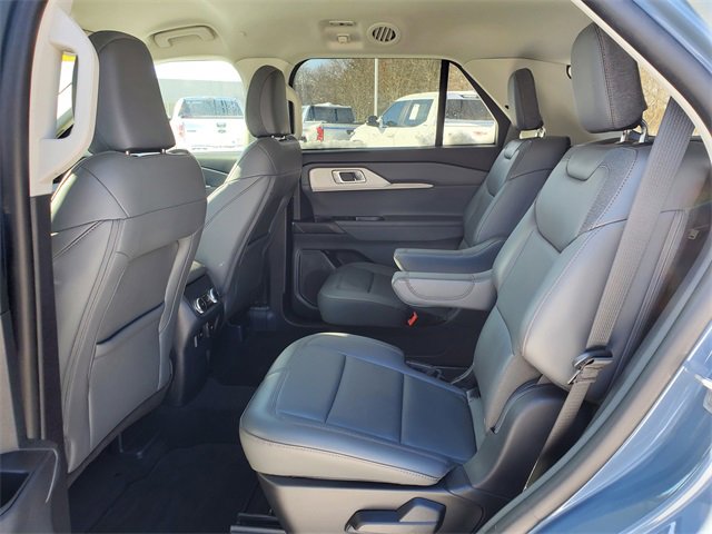 Used 2025 Ford Explorer Active w/ Active Comfort Package image 11