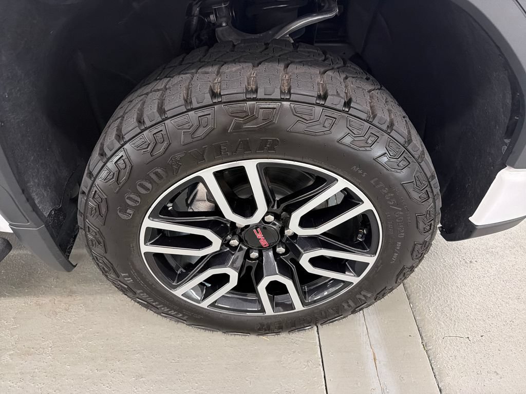 Used 2026 GMC Sierra 1500 AT4 w/ AT4 Premium Package AWD/4WD image 4