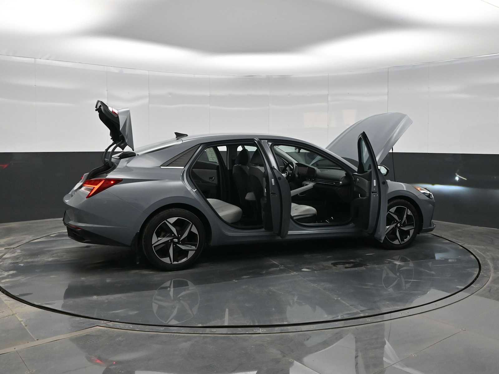 Used 2023 Hyundai Elantra Limited image 40