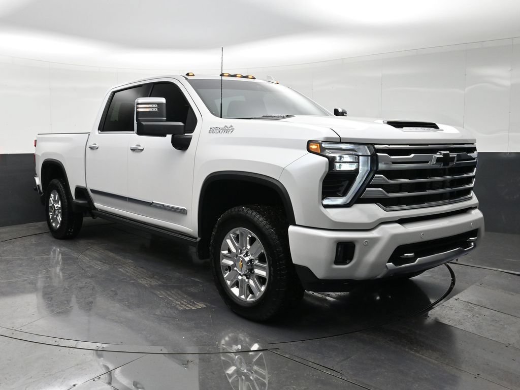 Used 2025 Chevrolet Silverado 2500 High Country w/ High Country Premium Package AWD/4WD image 7