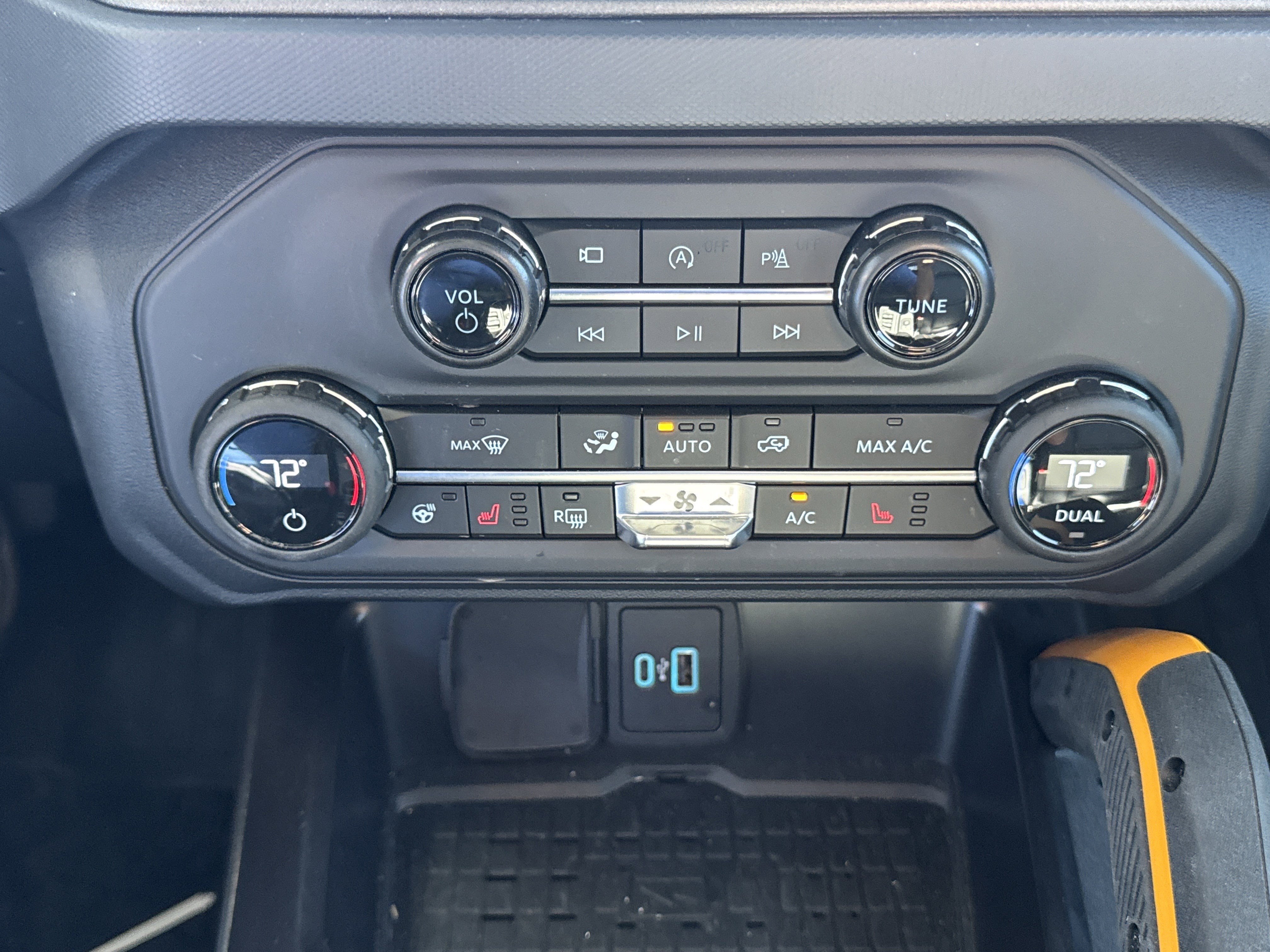 Used 2024 Ford Bronco Badlands image 20