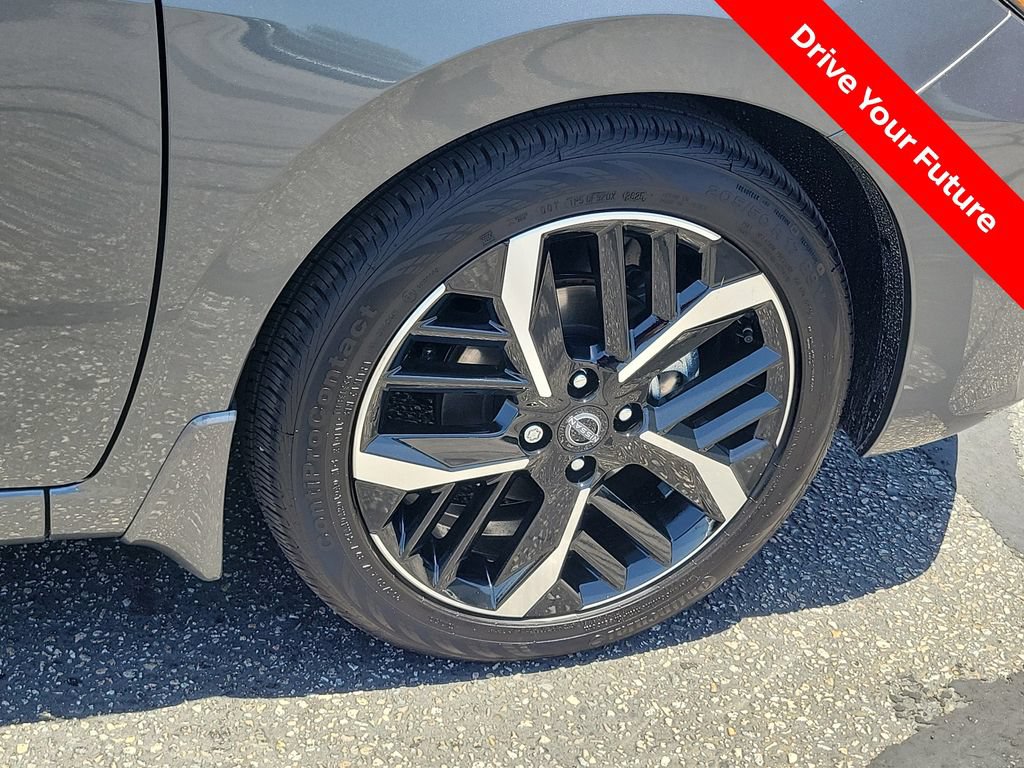 Certified 2025 Nissan Versa SR w/ Trunk Package FWD image 29