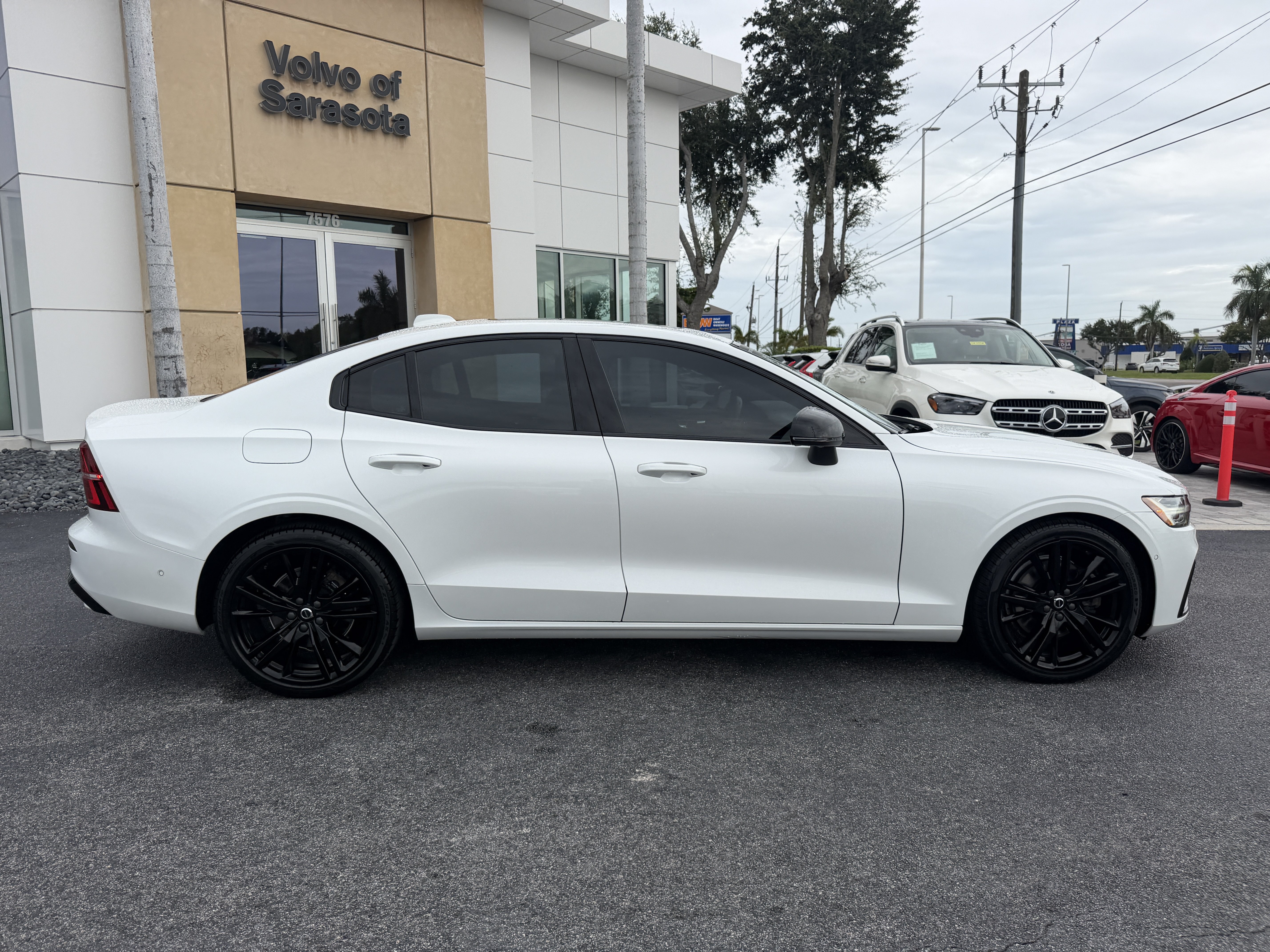 Certified 2024 Volvo S60 B5 Plus w/ Protection Package Premier FWD image 2