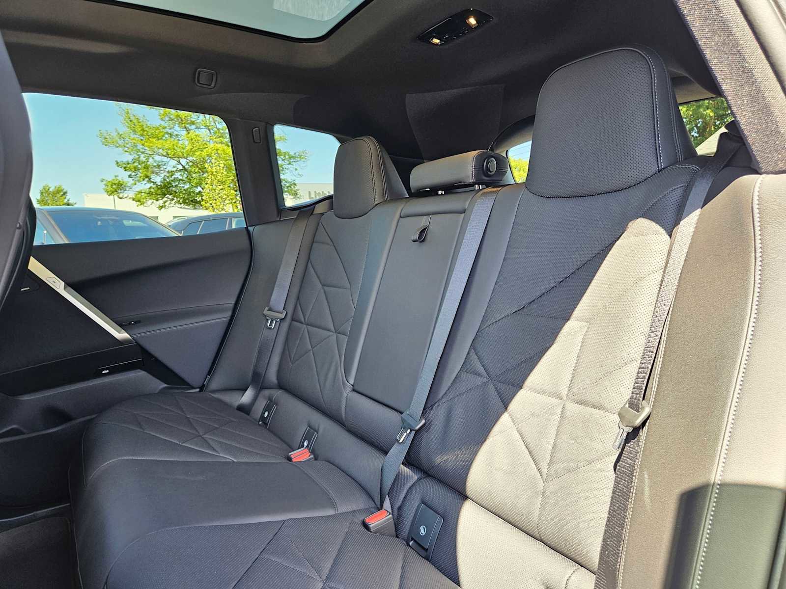 Used 2025 BMW iX xDrive50 image 18