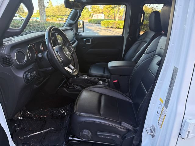 Used 2019 Jeep Wrangler Unlimited Sahara AWD/4WD image 9