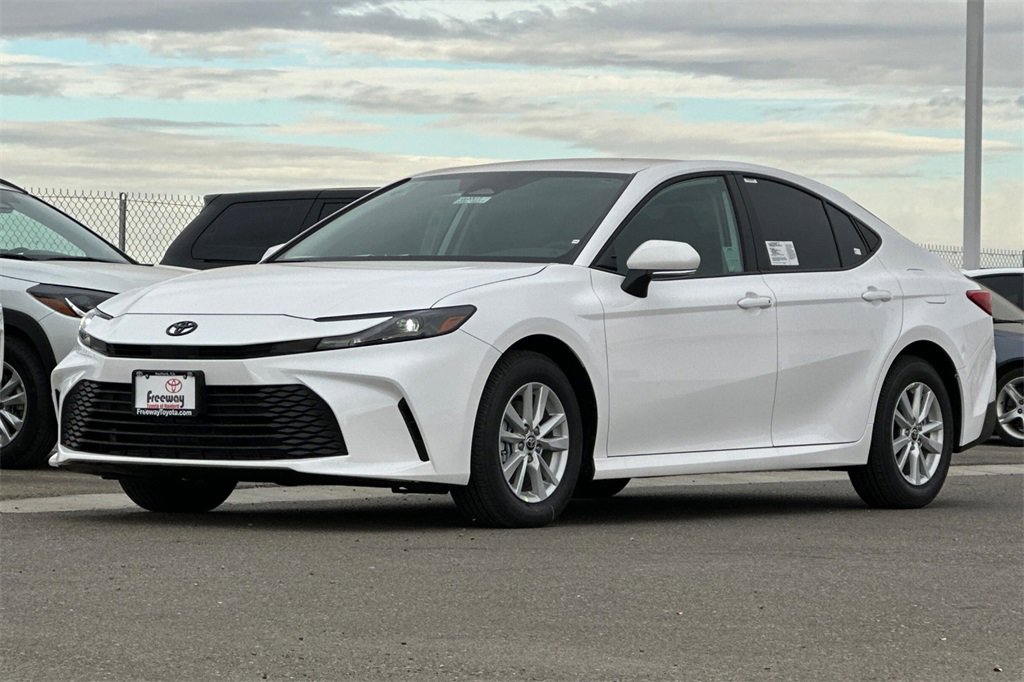 New 2026 Toyota Camry LE image 8