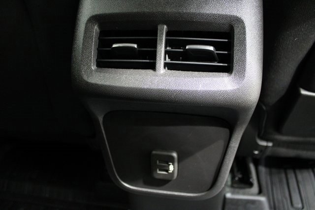 Used 2024 GMC Terrain SLE w/ Driver Convenience Package image 27