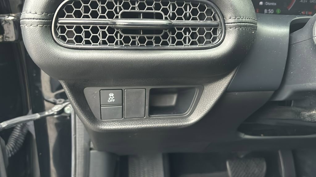 Used 2023 Honda HR-V LX image 15