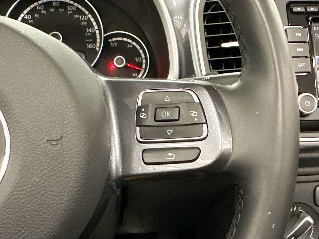 Used 2013 Volkswagen Beetle 2.5 image 20