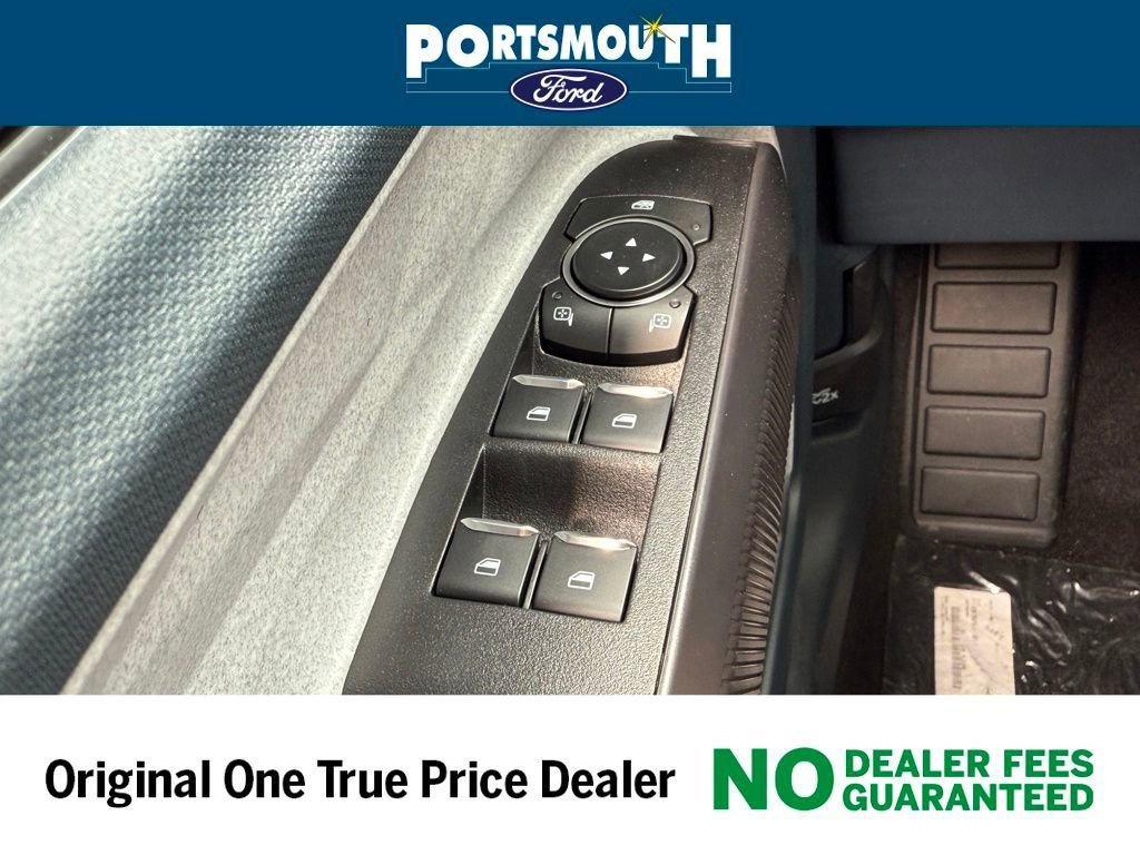 New 2025 Ford Maverick XLT w/ XLT Luxury Package AWD/4WD image 32