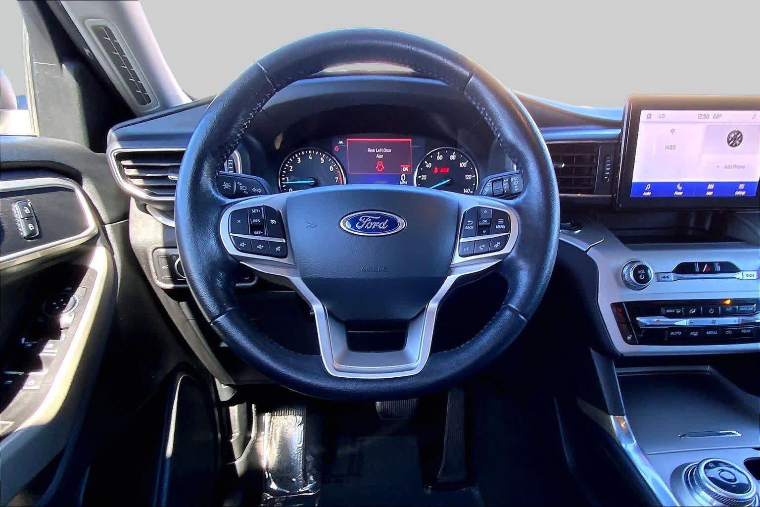 Used 2022 Ford Explorer XLT w/ Equipment Group 202A RWD image 5