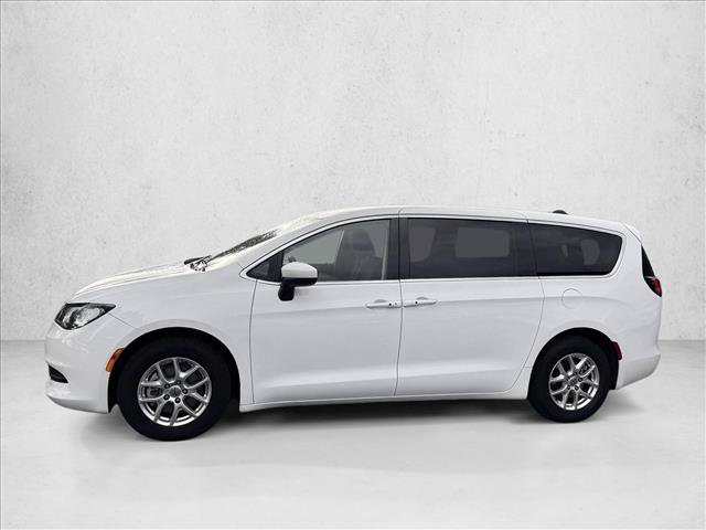 Used 2022 Chrysler Voyager LX FWD video 4