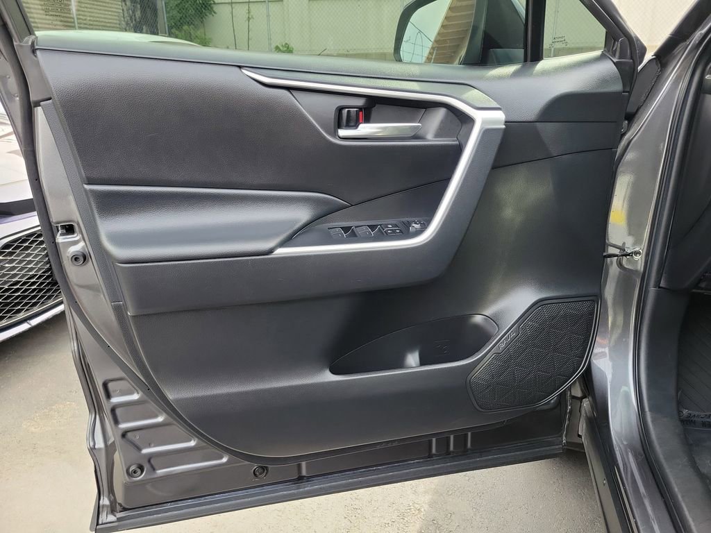 Used 2023 Toyota RAV4 XLE Premium image 24