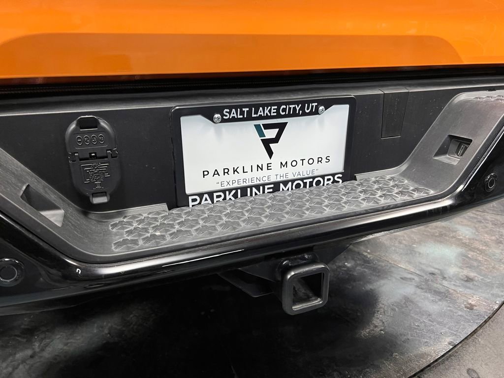 Used 2025 Chevrolet Colorado Z71 w/ Technology Package AWD/4WD image 27