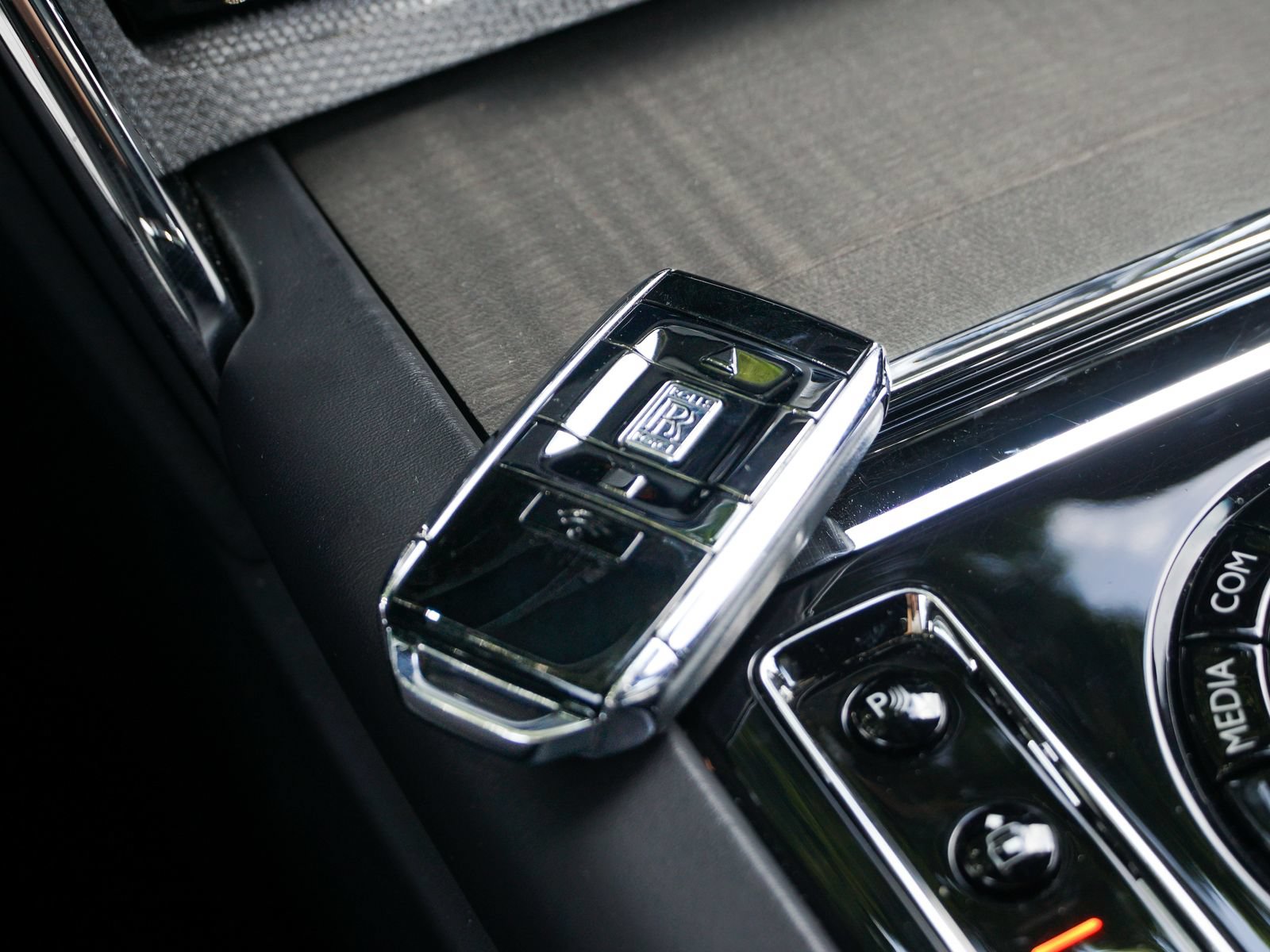 Certified 2024 Rolls-Royce Cullinan AWD/4WD image 31