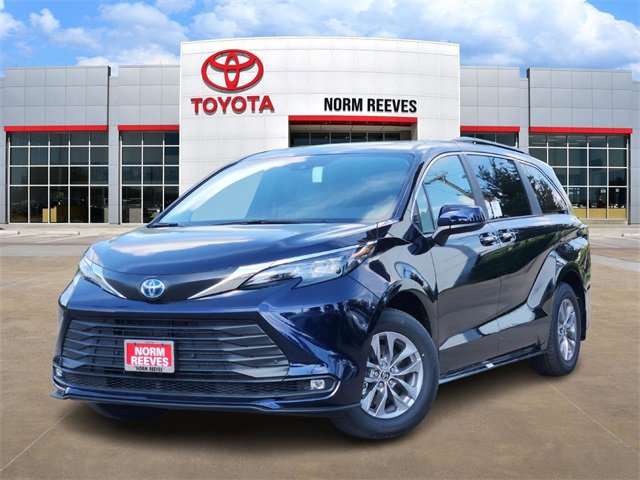New 2025 Toyota Sienna XLE