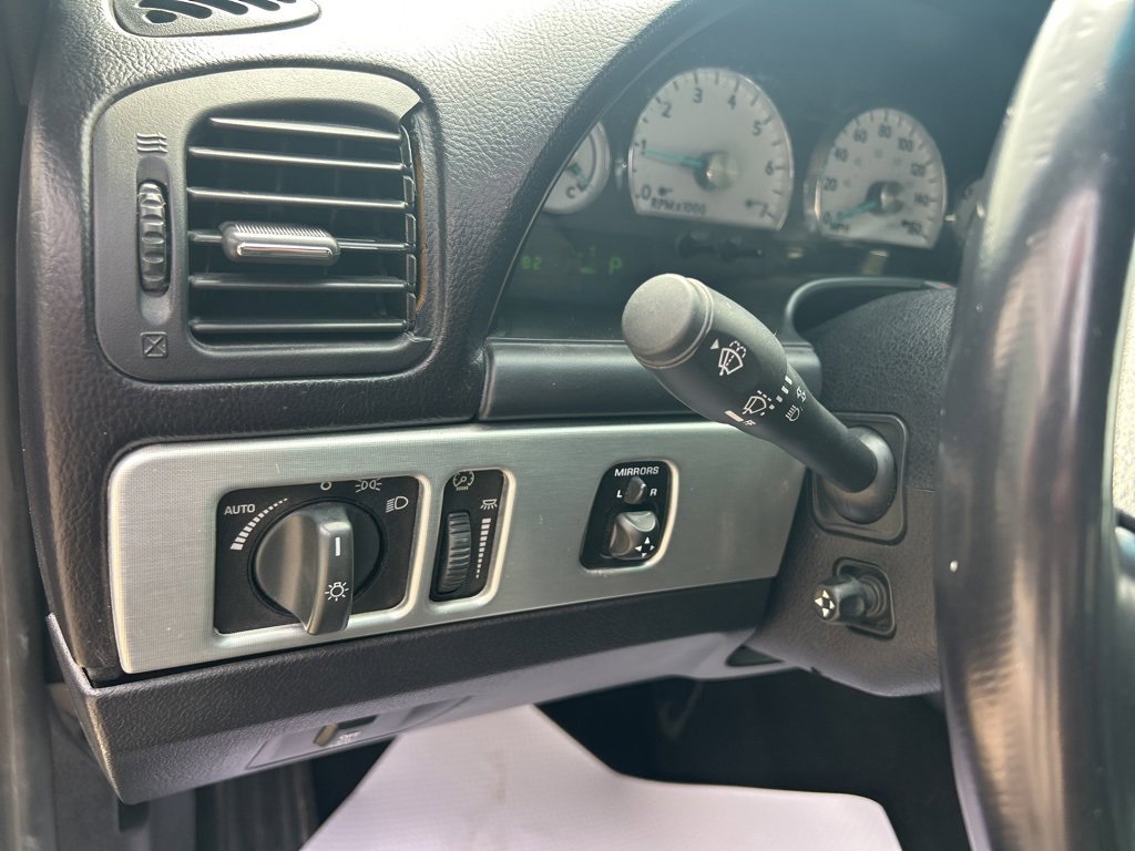 Used 2003 Ford Thunderbird Deluxe image 9