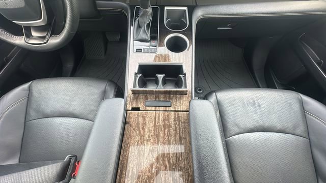 Used 2025 Toyota Sienna Platinum image 9