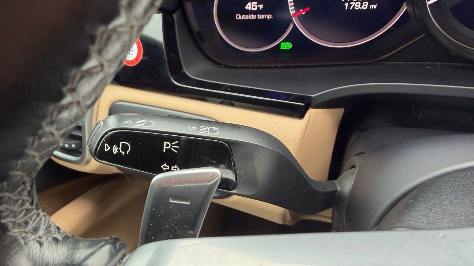 Used 2019 Porsche Cayenne S w/ Premium Plus Package image 39