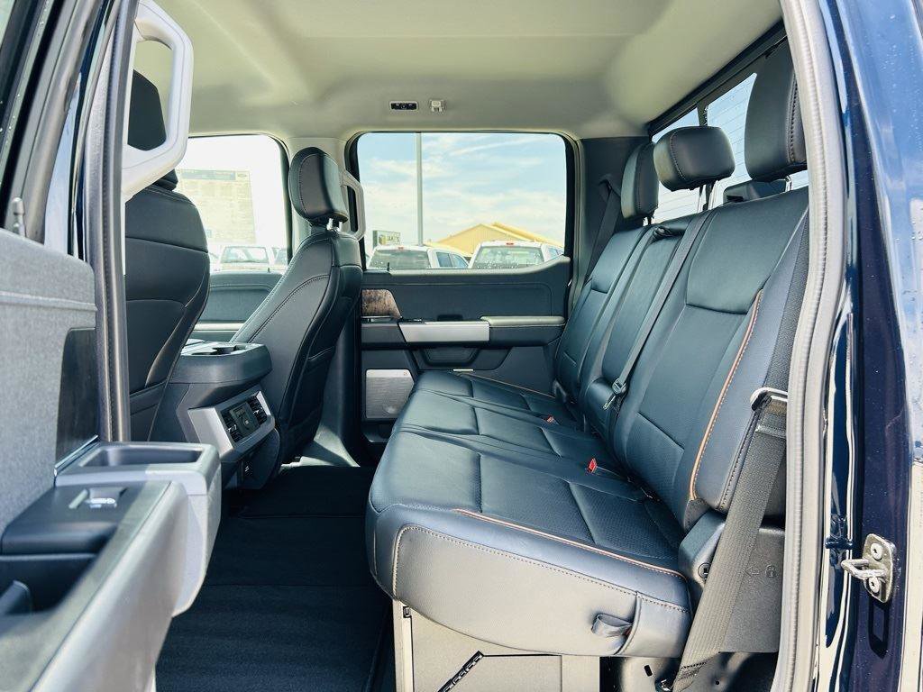 New 2025 Ford F250 Lariat w/ Black Appearance Package image 31