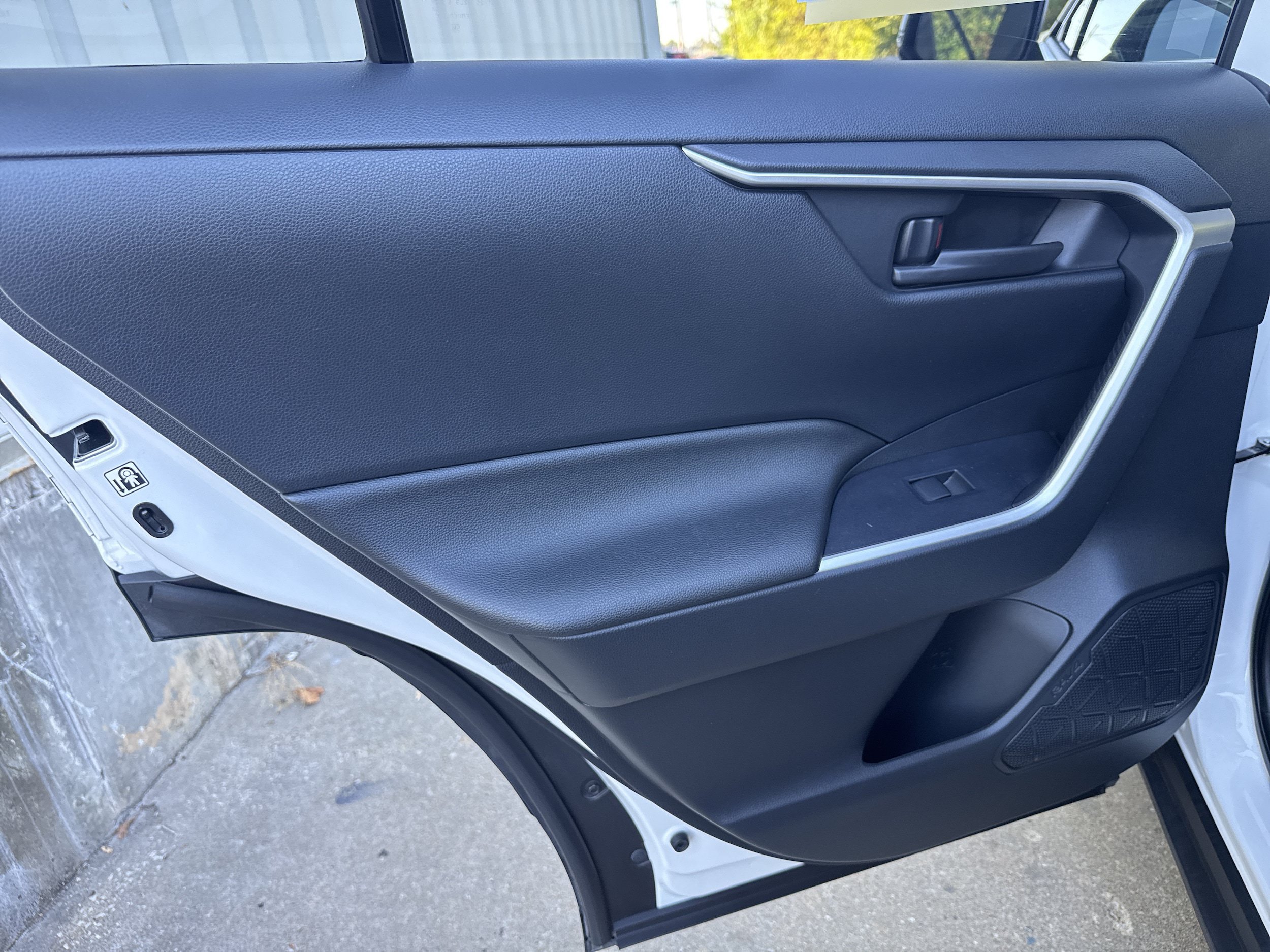 Used 2019 Toyota RAV4 LE w/ All Weather Liner Package AWD/4WD image 9