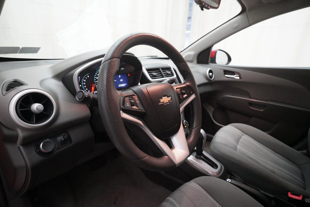 Used 2017 Chevrolet Sonic LT image 8