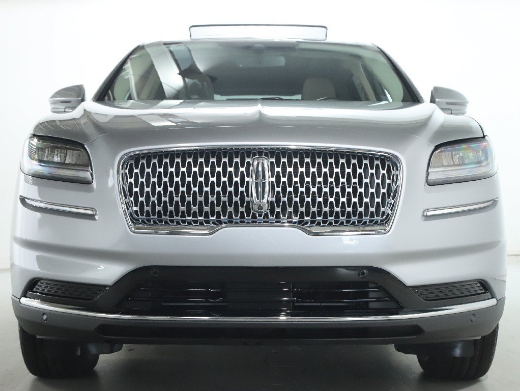 Used 2023 Lincoln Nautilus Reserve w/ Equipment Group 201A AWD/4WD image 5