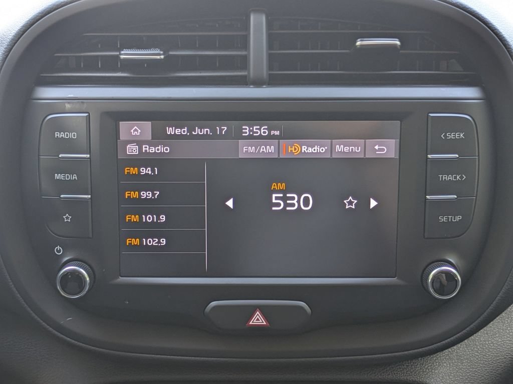 Used 2023 Kia Soul LX w/ LX Technology Package FWD image 18