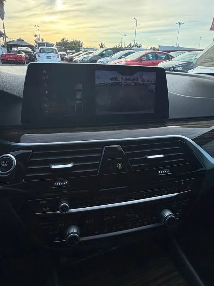 Used 2019 BMW 530e w/ Convenience Package RWD image 10