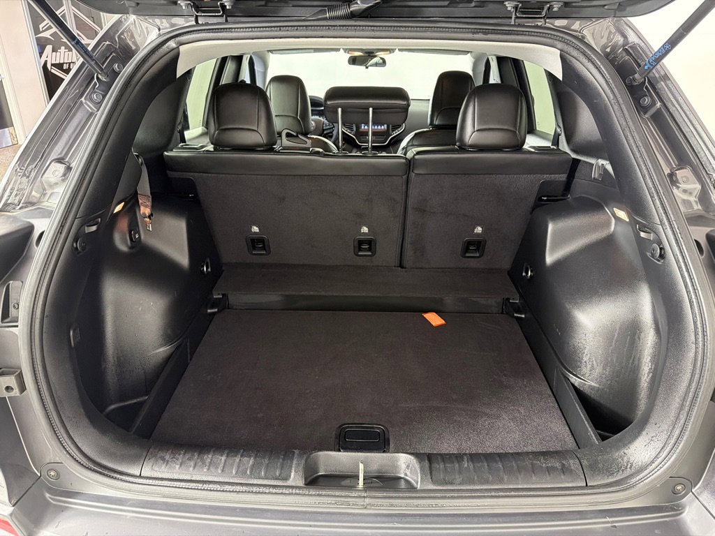 Used 2020 Jeep Cherokee Latitude Plus FWD image 21