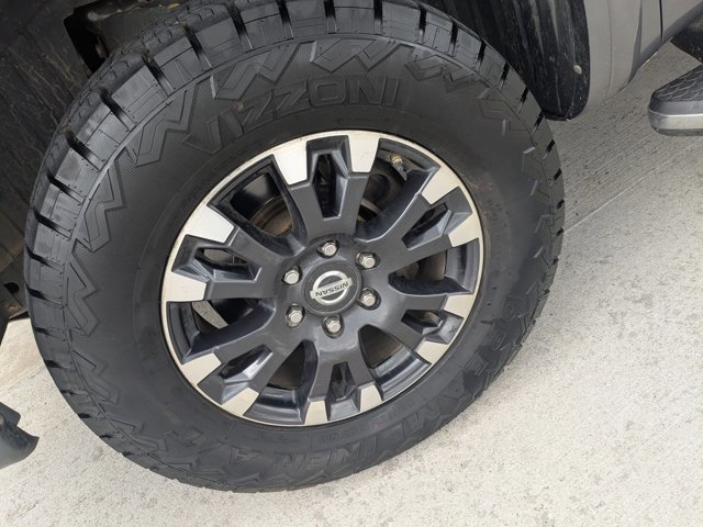 Used 2017 Nissan Titan PRO-4X image 19
