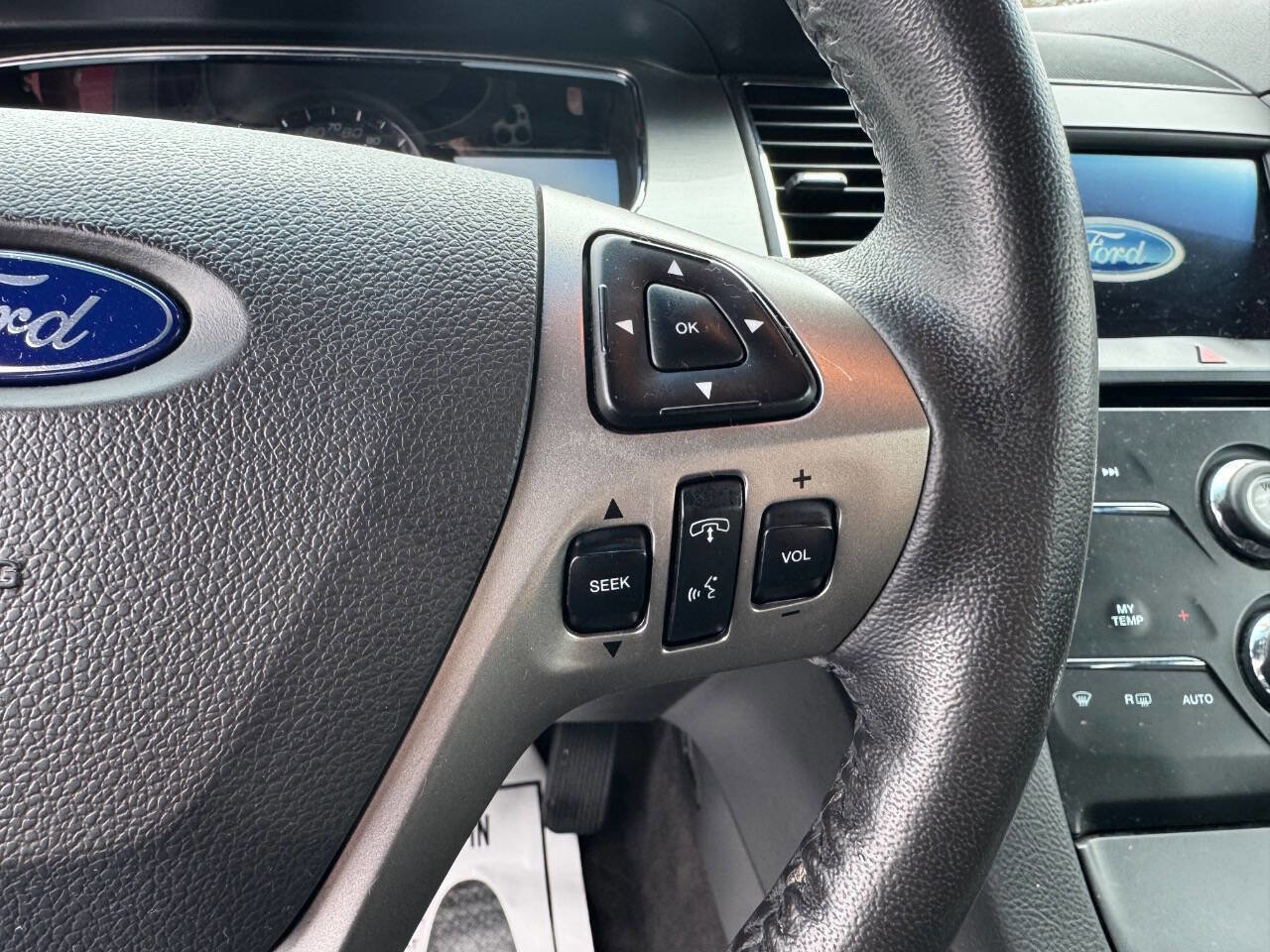 Used 2017 Ford Taurus SEL w/ Equipment Group 201A image 10