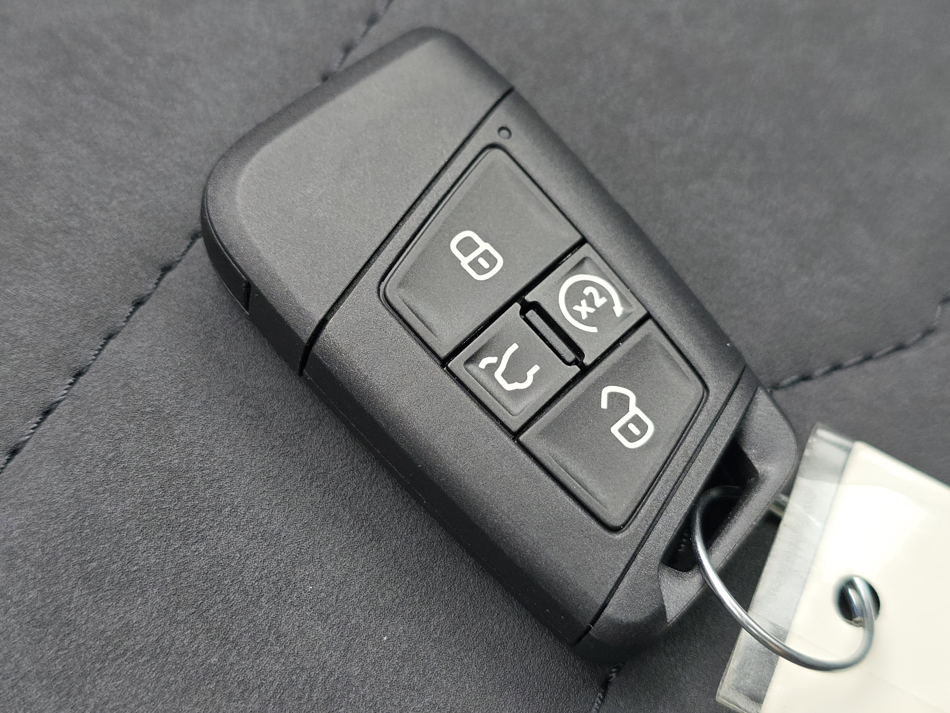 New 2025 Volkswagen Taos SE image 27