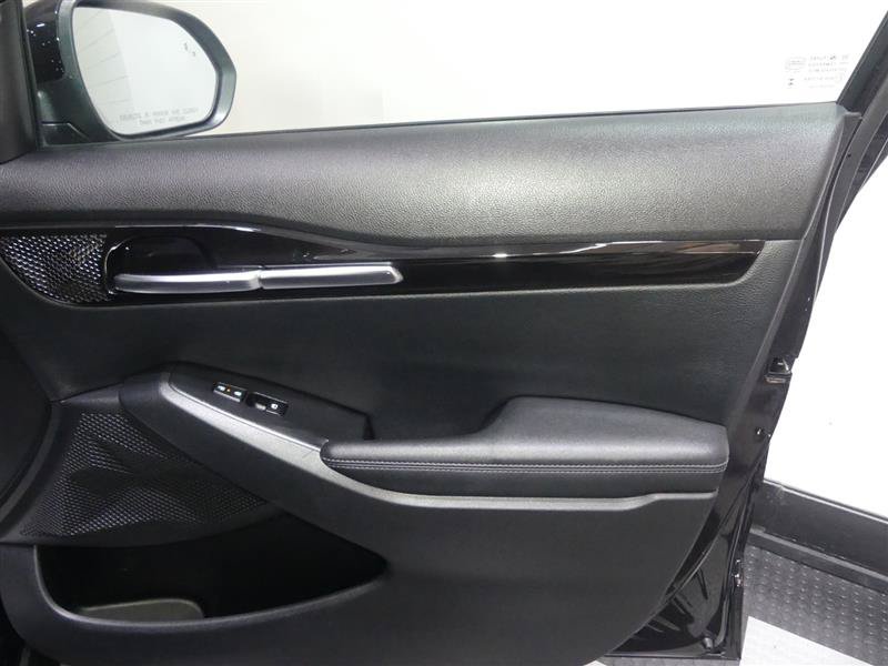 Used 2024 Kia Seltos S AWD/4WD image 19