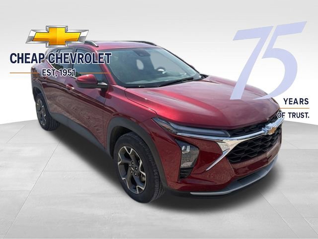 Used 2025 Chevrolet Trax LT w/ Driver Confidence Package FWD image 2