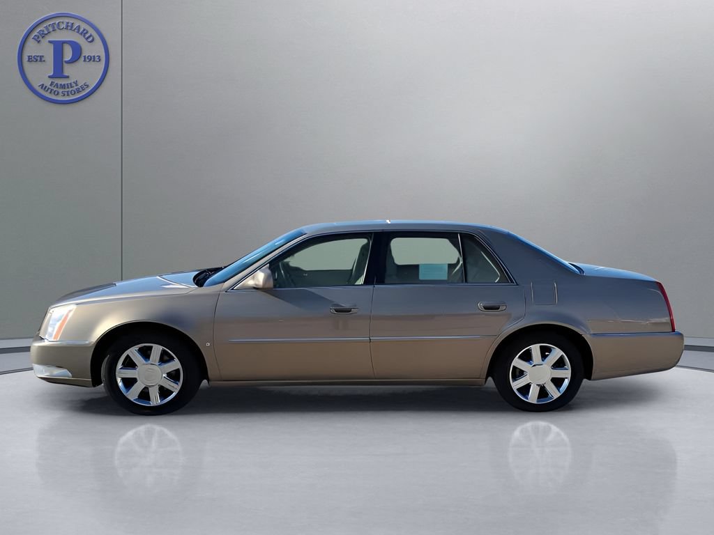 Used 2007 Cadillac DTS Luxury I w/ Sun And Sound Package FWD image 4