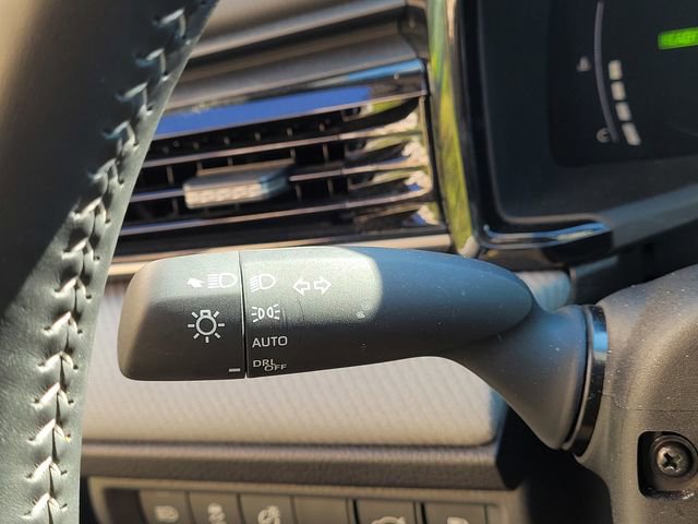 Used 2025 Toyota Camry SE image 15