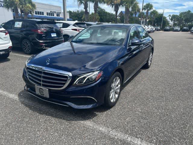 Used 2017 Mercedes-Benz E 300 4MATIC image 2
