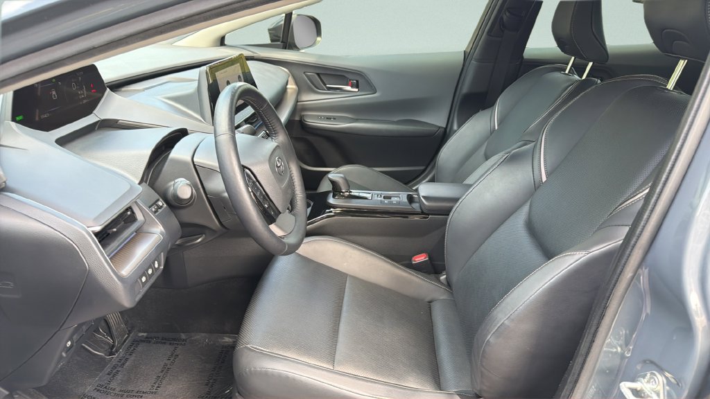 Used 2023 Toyota Prius XLE FWD image 28