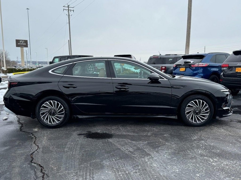 Certified 2024 Hyundai Sonata Limited image 2