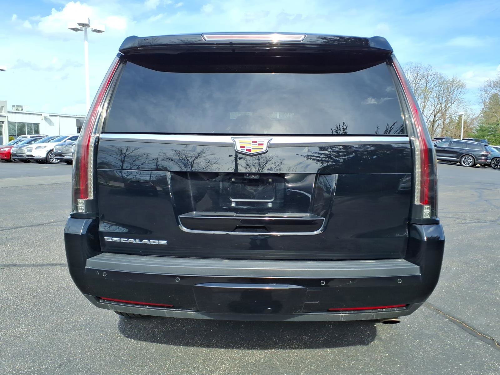 Used 2020 Cadillac Escalade Luxury image 6