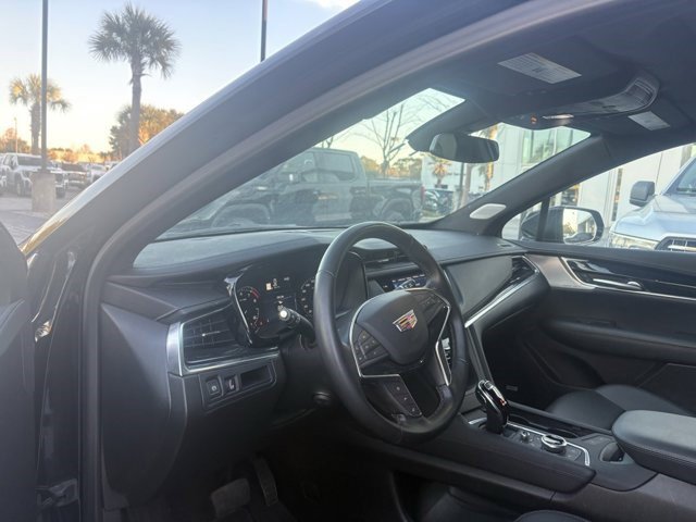 Certified 2025 Cadillac XT5 Premium Luxury image 14