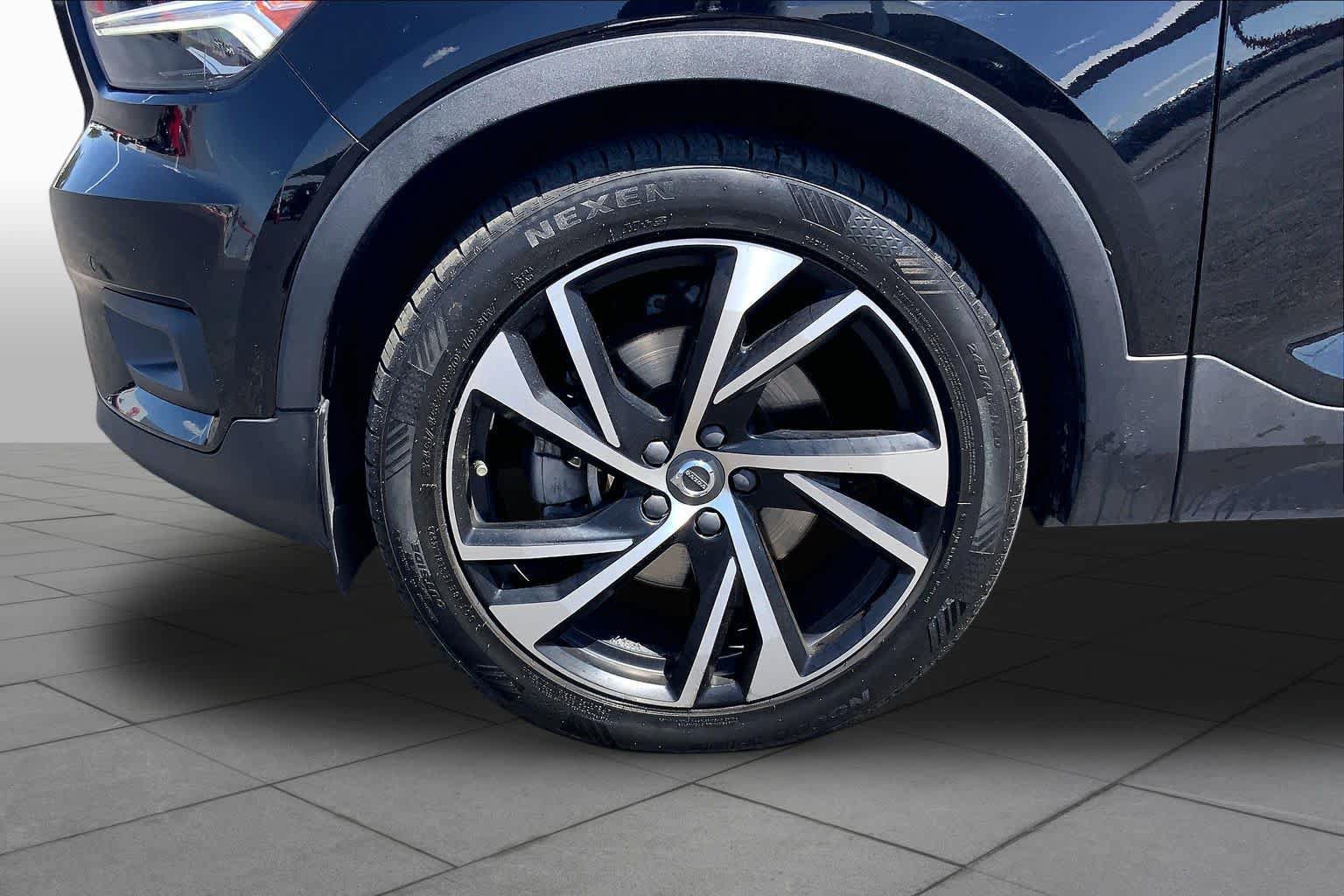 Used 2021 Volvo XC40 T5 R-Design w/ Protection Package Premier AWD/4WD image 11